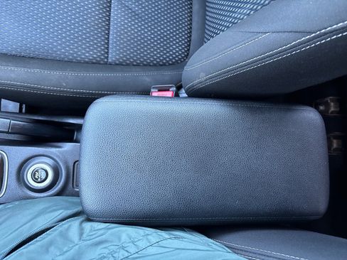 Used 2016 Mitsubishi Outlander SE image 36