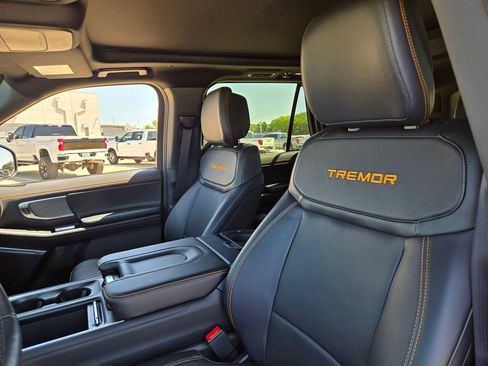 Used 2026 Ford Expedition Tremor AWD/4WD image 9