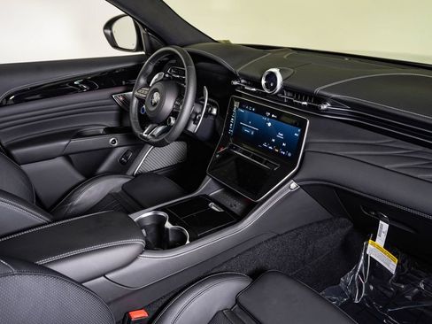 Certified 2025 Maserati Grecale Modena AWD/4WD image 14
