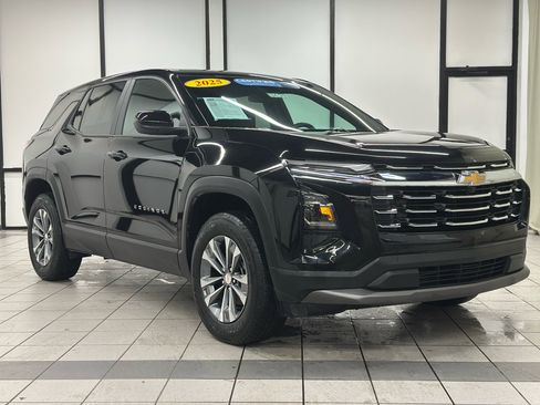 Certified 2025 Chevrolet Equinox LT image 1