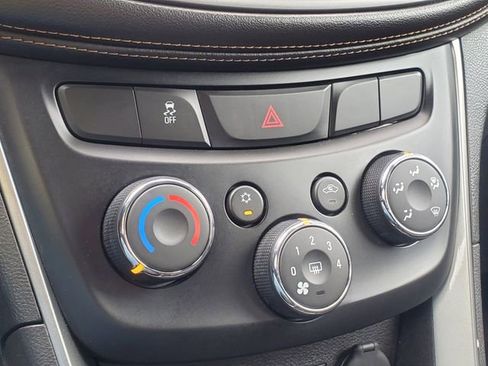 Used 2018 Chevrolet Trax LT FWD image 18