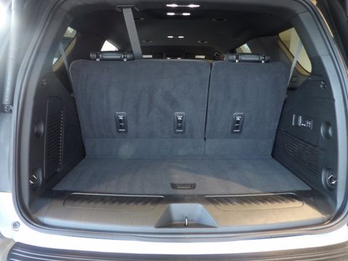 Used 2024 Chevrolet Tahoe LT w/ Luxury Package AWD/4WD image 19
