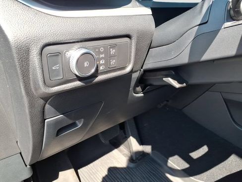 Used 2021 Ford Explorer XLT w/ Equipment Group 202A AWD/4WD image 25
