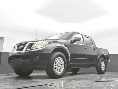 Used 2015 Nissan Frontier SV AWD/4WD image 39