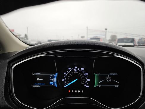 Used 2018 Ford Fusion Titanium image 11