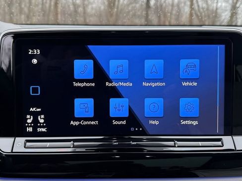 Certified 2025 Volkswagen Atlas Cross Sport SEL Premium R-Line image 18