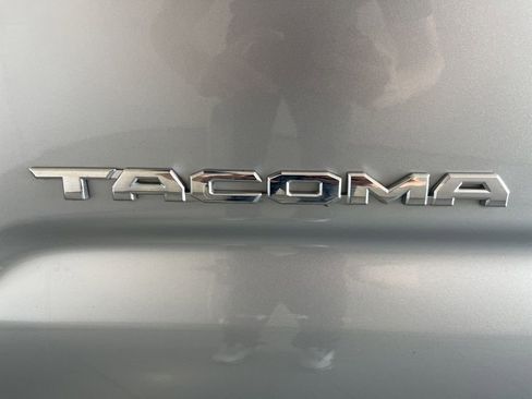 Used 2023 Toyota Tacoma SR5 RWD image 38