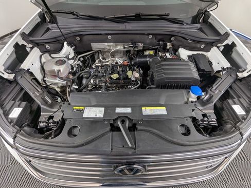 Used 2024 Volkswagen Atlas SE image 25