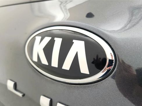 Used 2020 Kia Telluride S AWD/4WD image 16