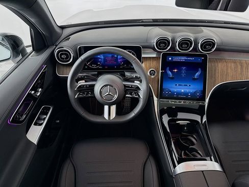 Used 2026 Mercedes-Benz GLC 300 4MATIC image 23