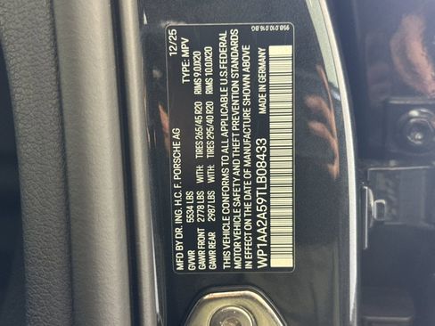 New 2026 Porsche Macan image 35