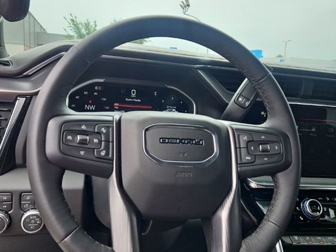 Used 2026 GMC Sierra 2500 Denali Ultimate AWD/4WD image 14