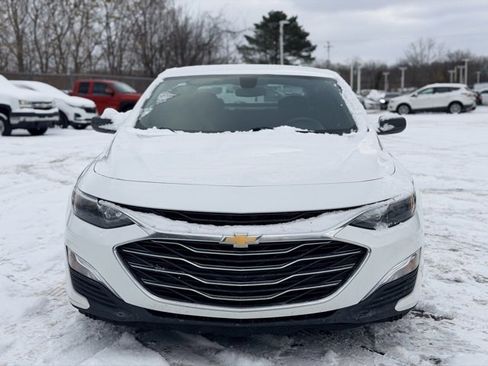 Used 2019 Chevrolet Malibu LS image 2