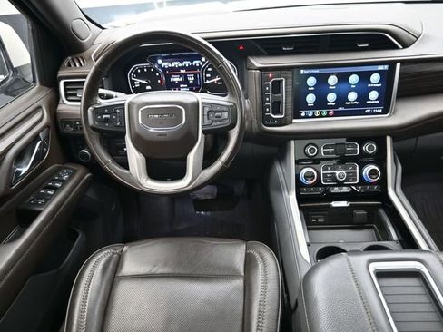 Used 2021 GMC Yukon XL Denali w/ Denali Ultimate Package image 27