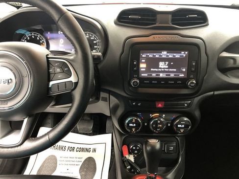 Used 2017 Jeep Renegade Trailhawk w/ Premium Trailhawk Package AWD/4WD image 20