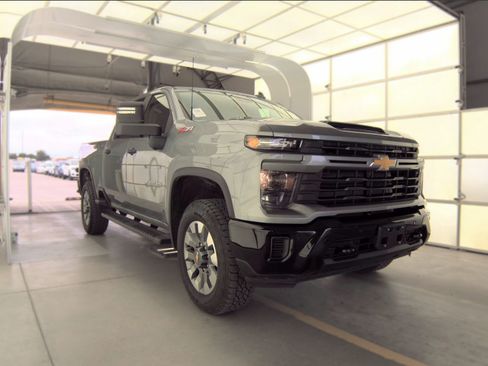 Used 2025 Chevrolet Silverado 2500 Custom w/ Custom Value Package AWD/4WD image 5