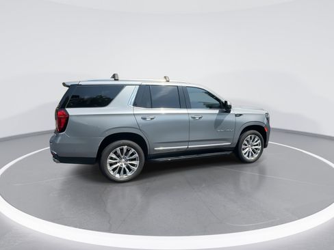 Used 2024 GMC Yukon Denali w/ Advanced Technology Package AWD/4WD image 9