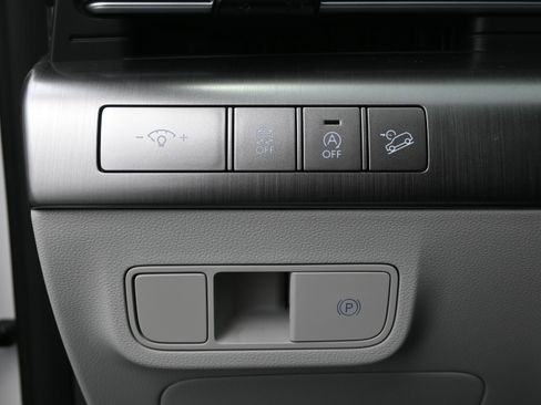 Certified 2026 Hyundai Kona SE image 24