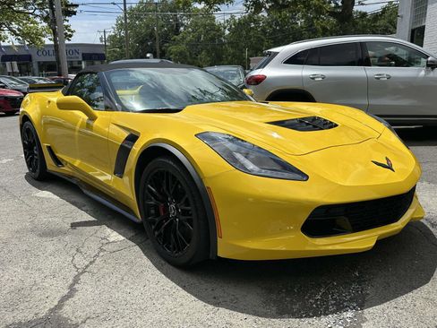 Used 2015 Chevrolet Corvette Z06 w/ 3LZ Preferred Equipment Group RWD image 1