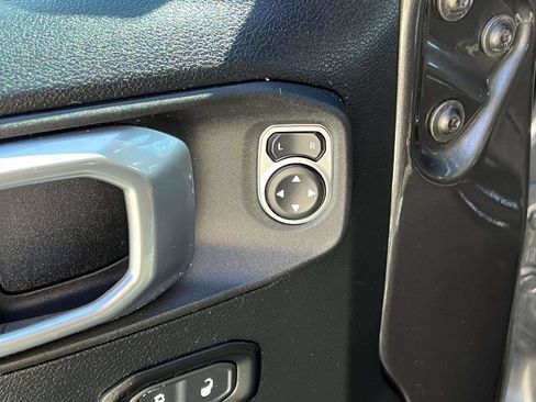 Used 2021 Jeep Wrangler Unlimited Sport AWD/4WD image 17