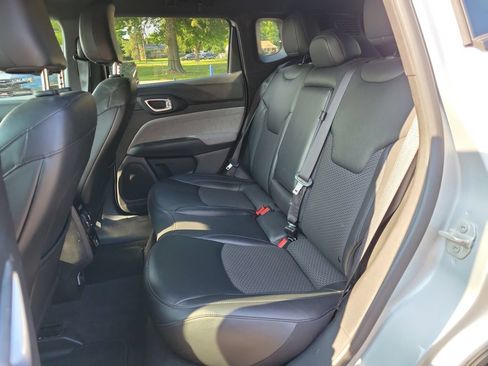 Used 2024 Jeep Compass Latitude AWD/4WD image 15