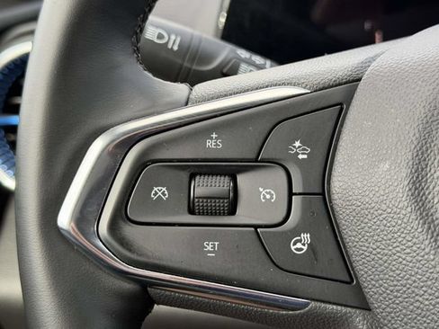 Used 2025 Chevrolet Trax LT w/ LT Convenience Package FWD image 22