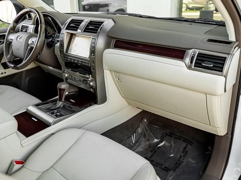 Used 2019 Lexus GX 460 Premium w/ Premium Package AWD/4WD image 36
