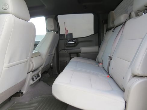 Used 2021 Chevrolet Silverado 1500 LT image 16