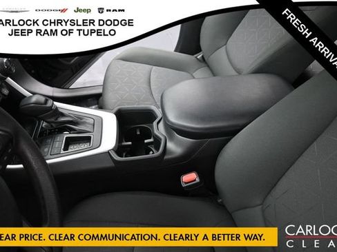 Used 2024 Toyota RAV4 XLE FWD image 20