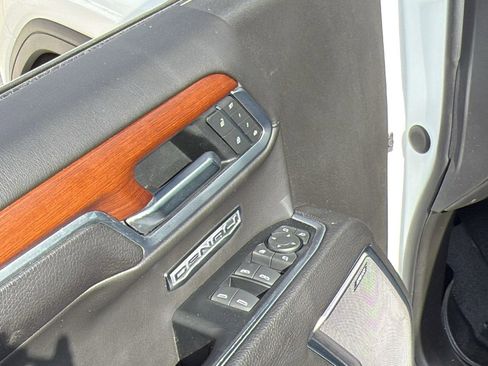 Used 2022 GMC Sierra 1500 Denali image 9