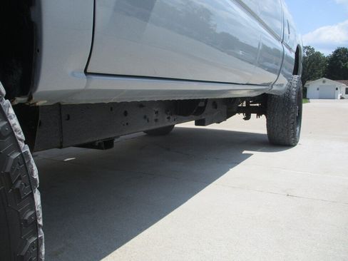 Used 2005 Chevrolet Silverado 2500 LS w/ Heavy-Duty Power Package AWD/4WD image 12
