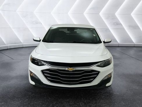 Used 2024 Chevrolet Malibu LT image 2