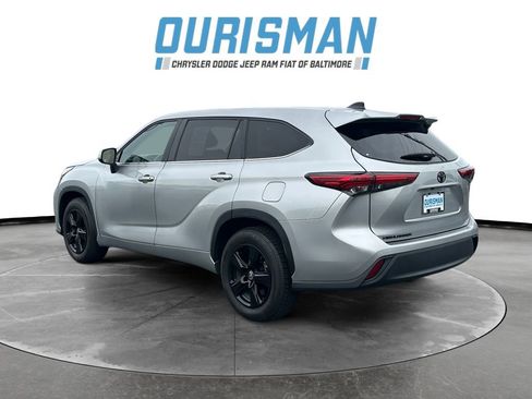 Certified 2023 Toyota Highlander L image 4