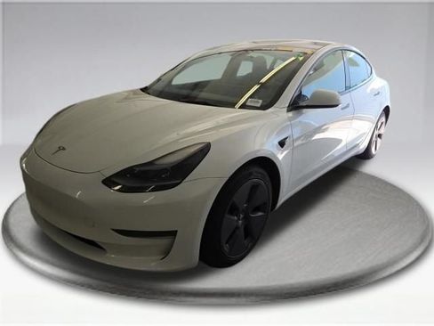 Used 2023 Tesla Model 3 Standard Range RWD image 11