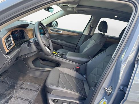 New 2026 Volkswagen Atlas SE image 9