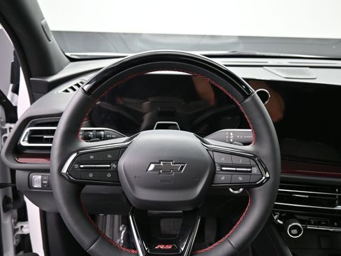 Used 2025 Chevrolet Traverse RS w/ LPO, Floor Liner Package FWD image 14
