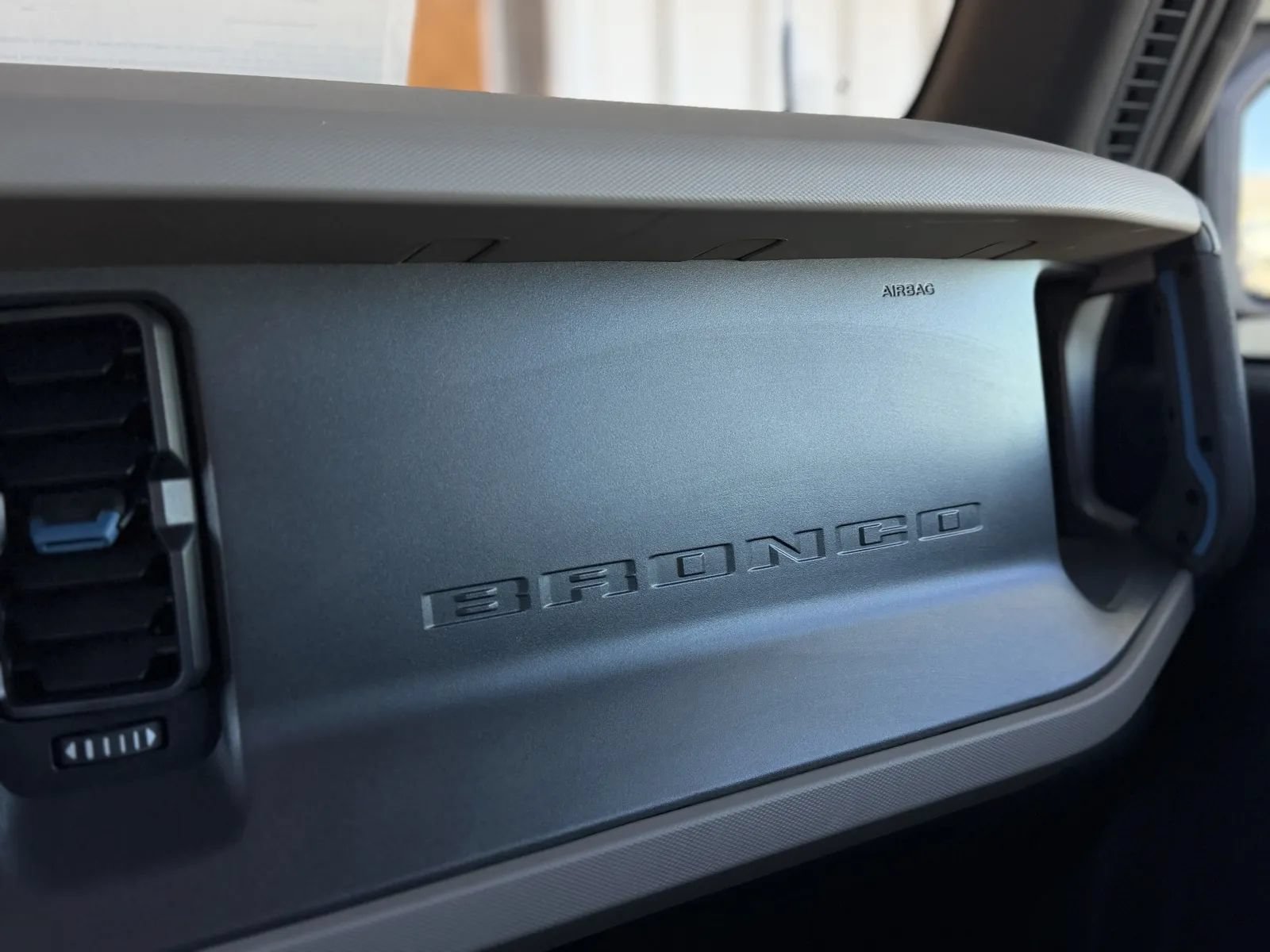 Used 2024 Ford Bronco Wildtrak AWD/4WD image 38