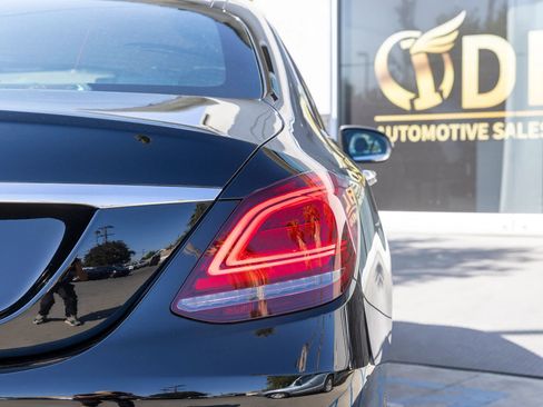 Used 2020 Mercedes-Benz C 300 Sedan image 12