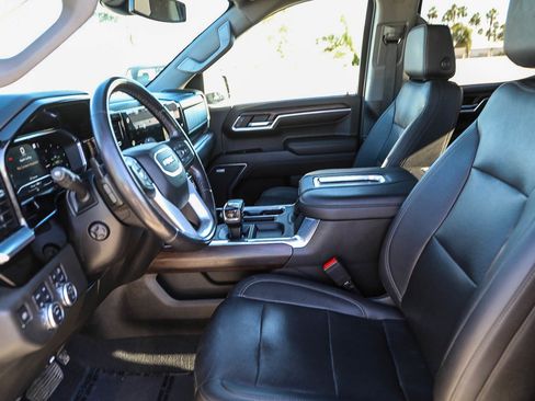 Used 2022 GMC Sierra 1500 SLT image 17