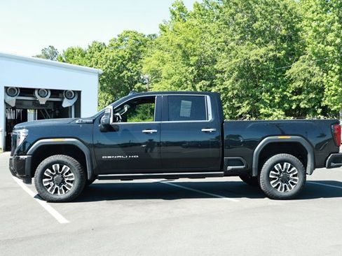 Used 2025 GMC Sierra 2500 Denali Ultimate w/ Max Trailering Package AWD/4WD image 5