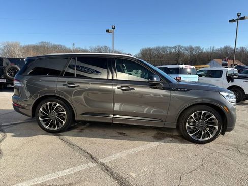 Used 2020 Lincoln Aviator Reserve w/ Equipment Group 202A image 8