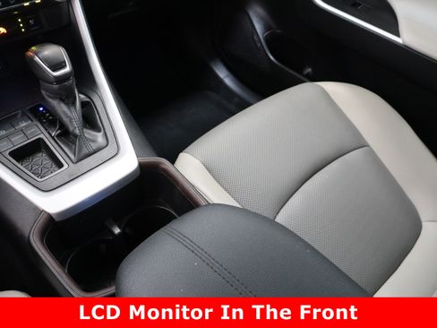 Used 2023 Toyota RAV4 Limited image 17