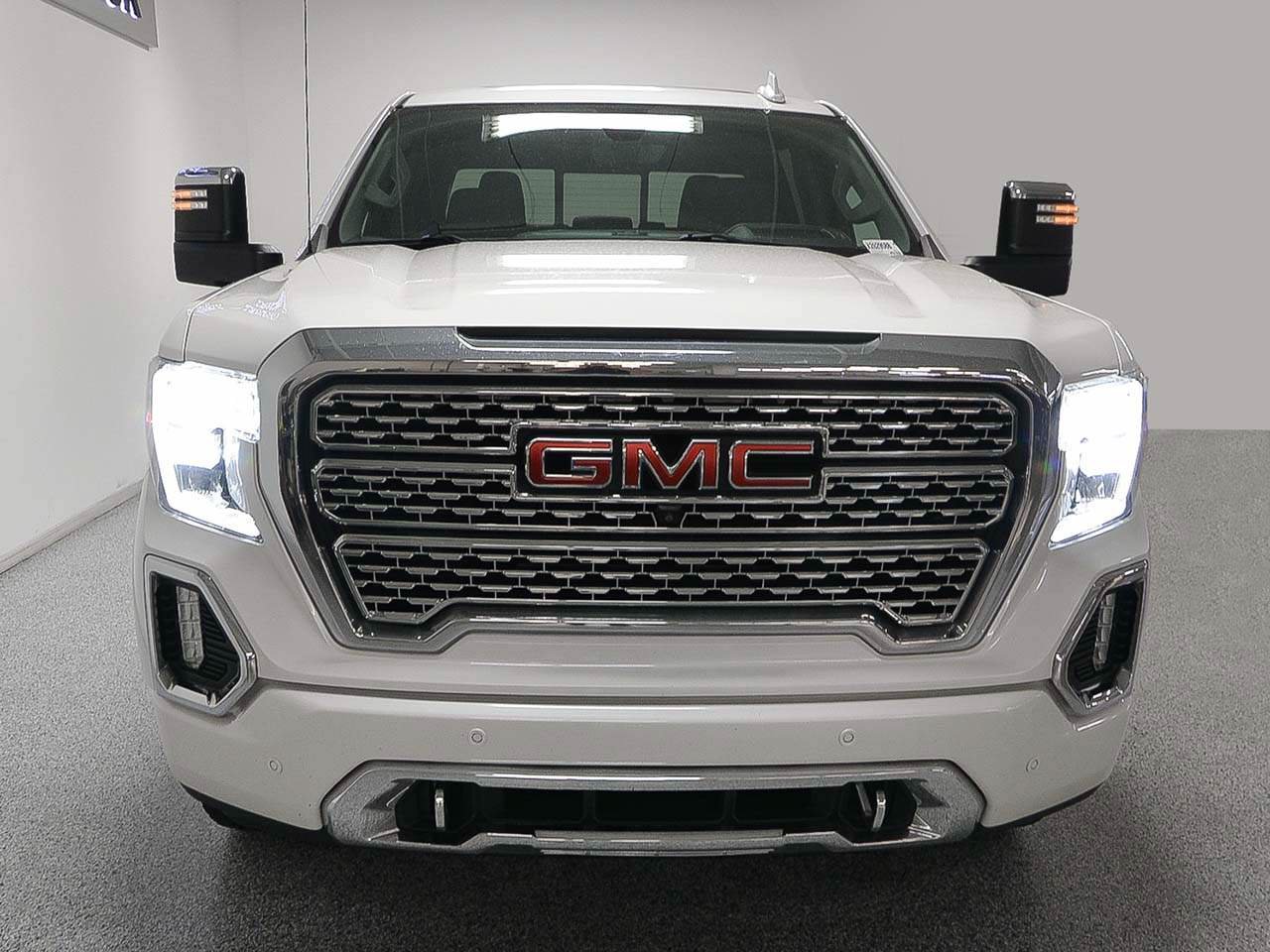 Used 2020 GMC Sierra 1500 Denali w/ Denali Premium Package AWD/4WD image 2