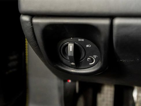 Used 2015 Aston Martin V8 Vantage GT RWD image 38