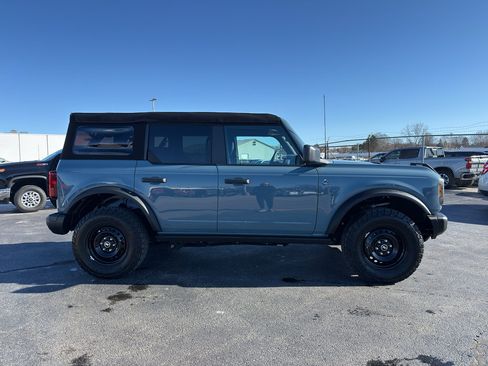 Used 2023 Ford Bronco Black Diamond image 4