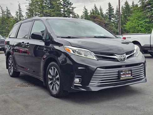Used 2018 Toyota Sienna XLE AWD/4WD image 7