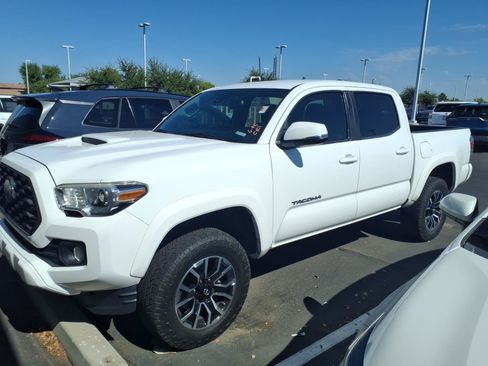 Used 2020 Toyota Tacoma TRD Sport w/ Technology Package AWD/4WD image 1
