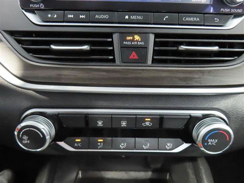 Used 2025 Nissan Altima 2.5 SV FWD image 25