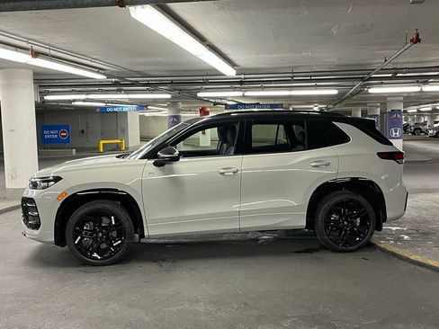 New 2026 Volkswagen Tiguan SE R-Line image 33