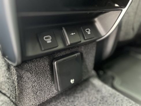 New 2025 Land Rover Range Rover SE image 52